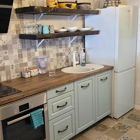Apartments 아파트 *